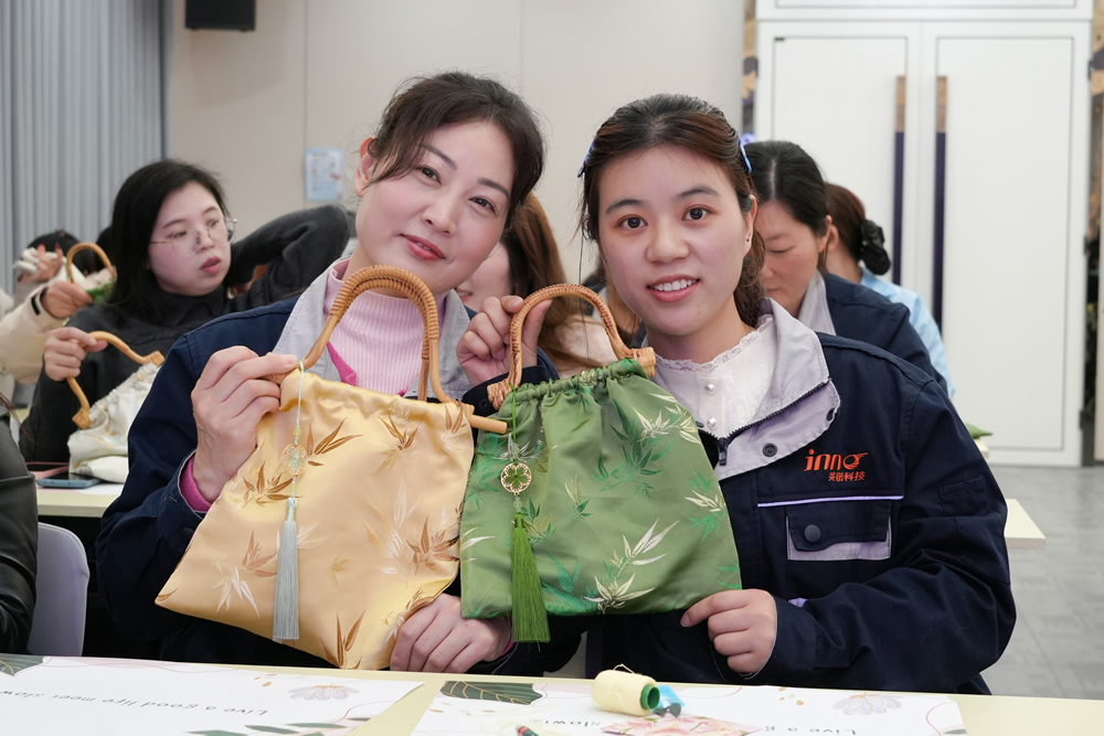 把2026春天“袋”回家 | 英诺科技三八妇女节限定手作时光